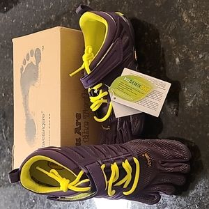 NWT Vibram Fivefingers EU Size 36